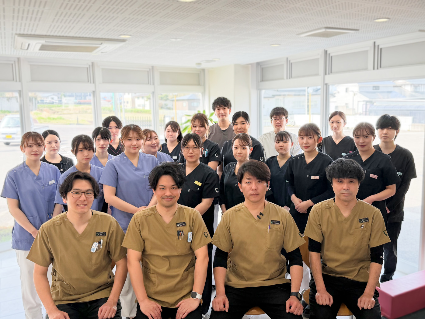 会津若松市の一箕歯科医院の歯科医師とスタッフ